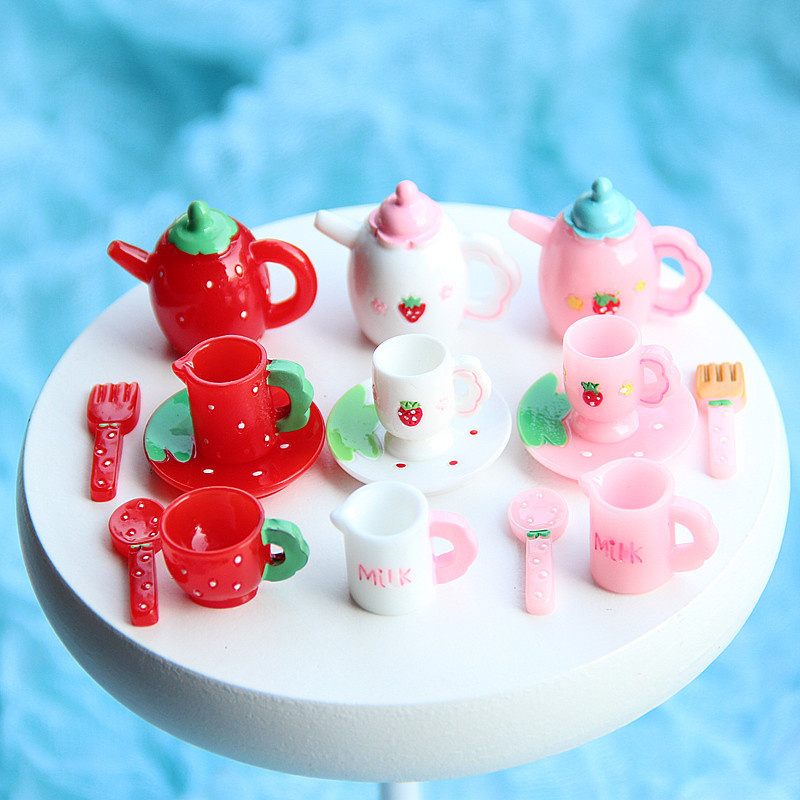 Roze theeservies miniatuur bee - Essential Gardening Tools recensie en prijs
